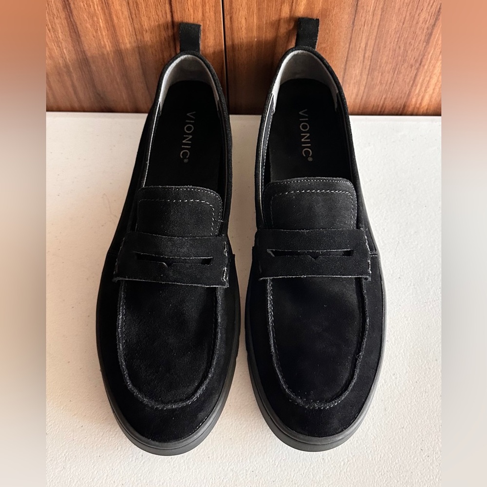 Vionic Uptown Loafer - black suede Size 11 - Picture 3 of 15
